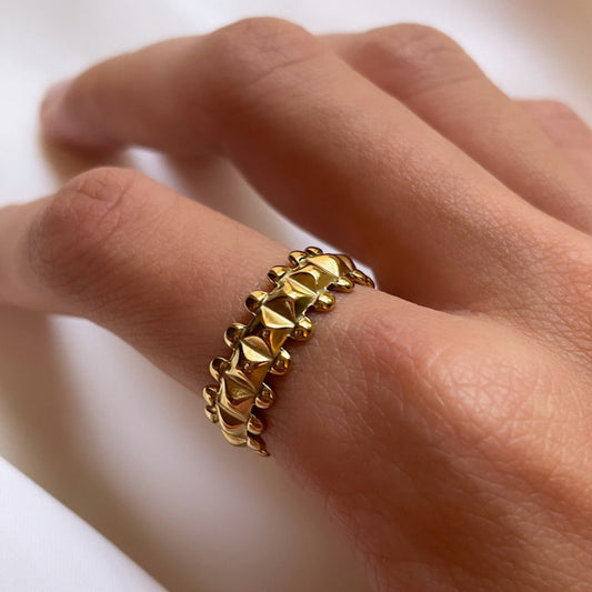 Elle Ring