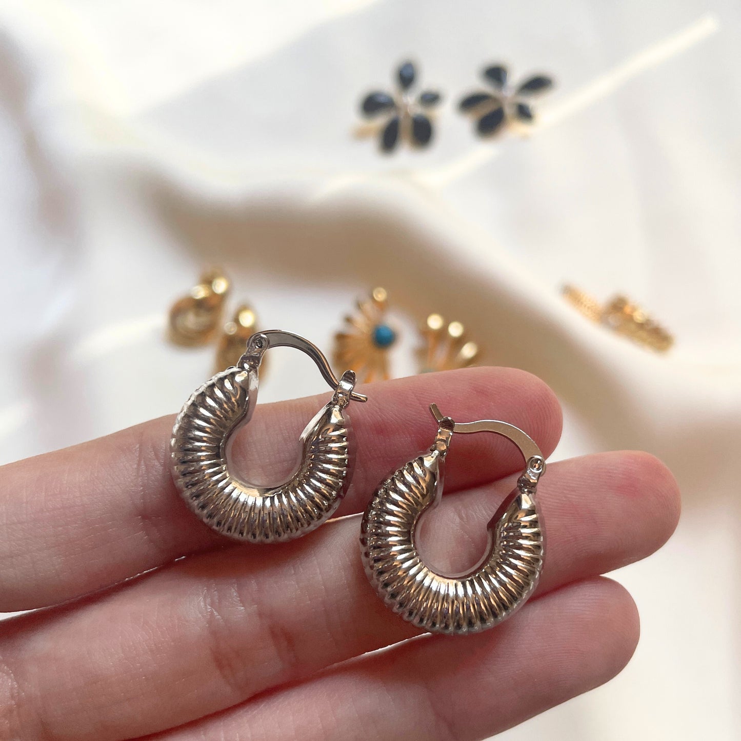 Twisted Silver Hoops